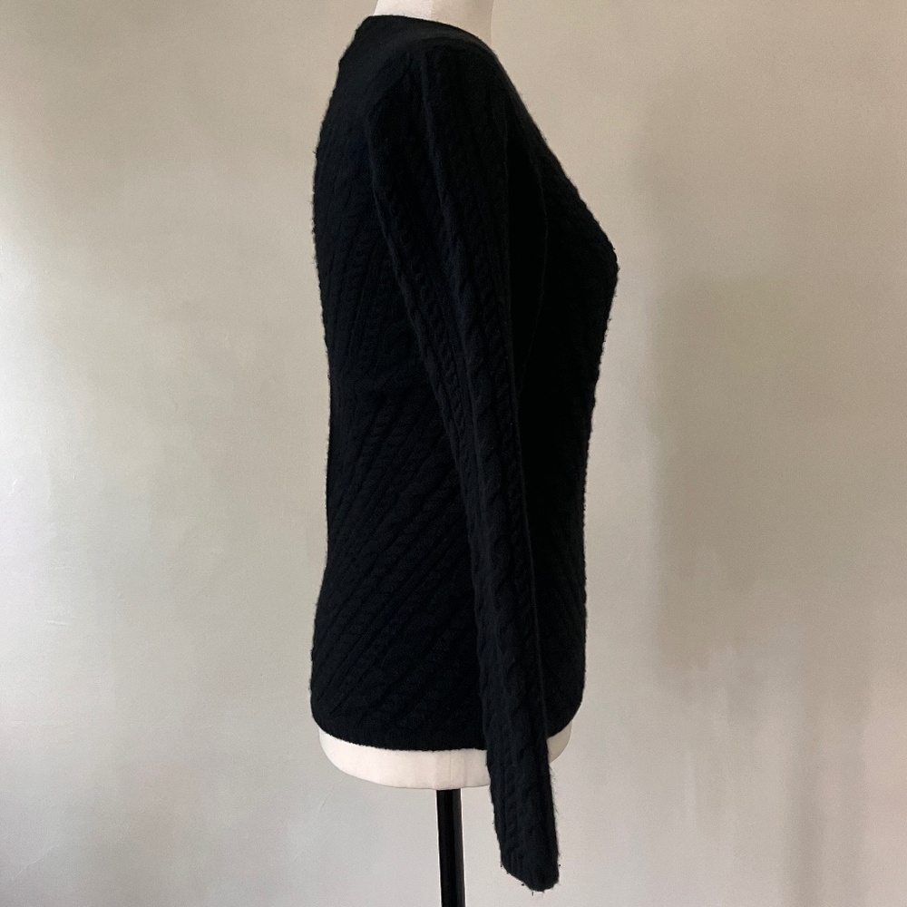 LORO PIANA 100% CASHMERE CABLE KNIT V-NECK - Picture 6 of 11
